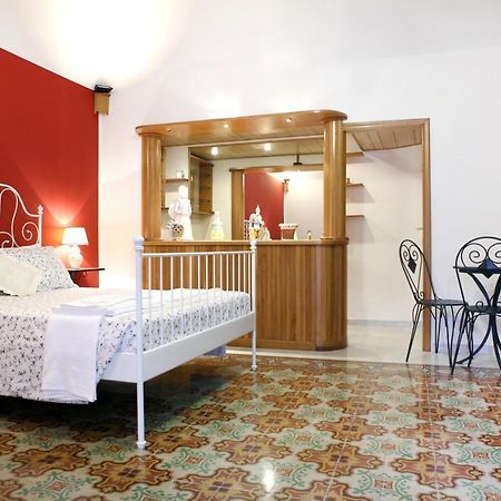B&B Maia House サント・ステーファノ・ディ・カマストラ エクステリア 写真