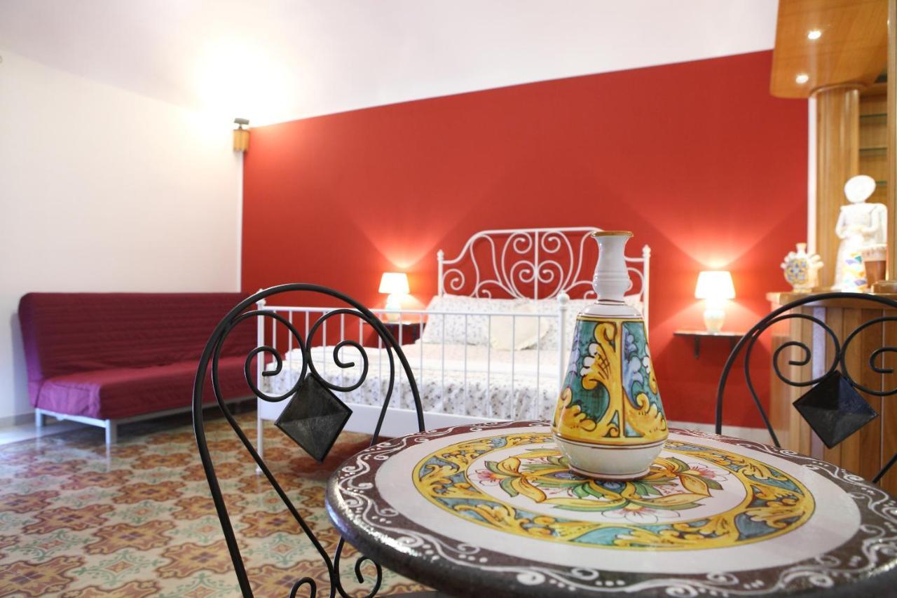 B&B Maia House サント・ステーファノ・ディ・カマストラ エクステリア 写真